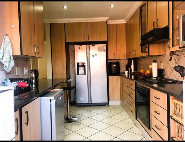 3 BEDROOM TOWNHOUSE FOR SALE IN THREE RIVERS